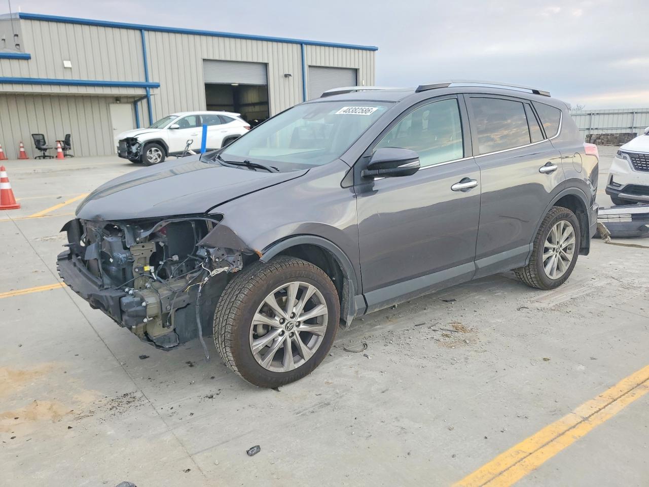 Salvage Toyota RAV4 Image