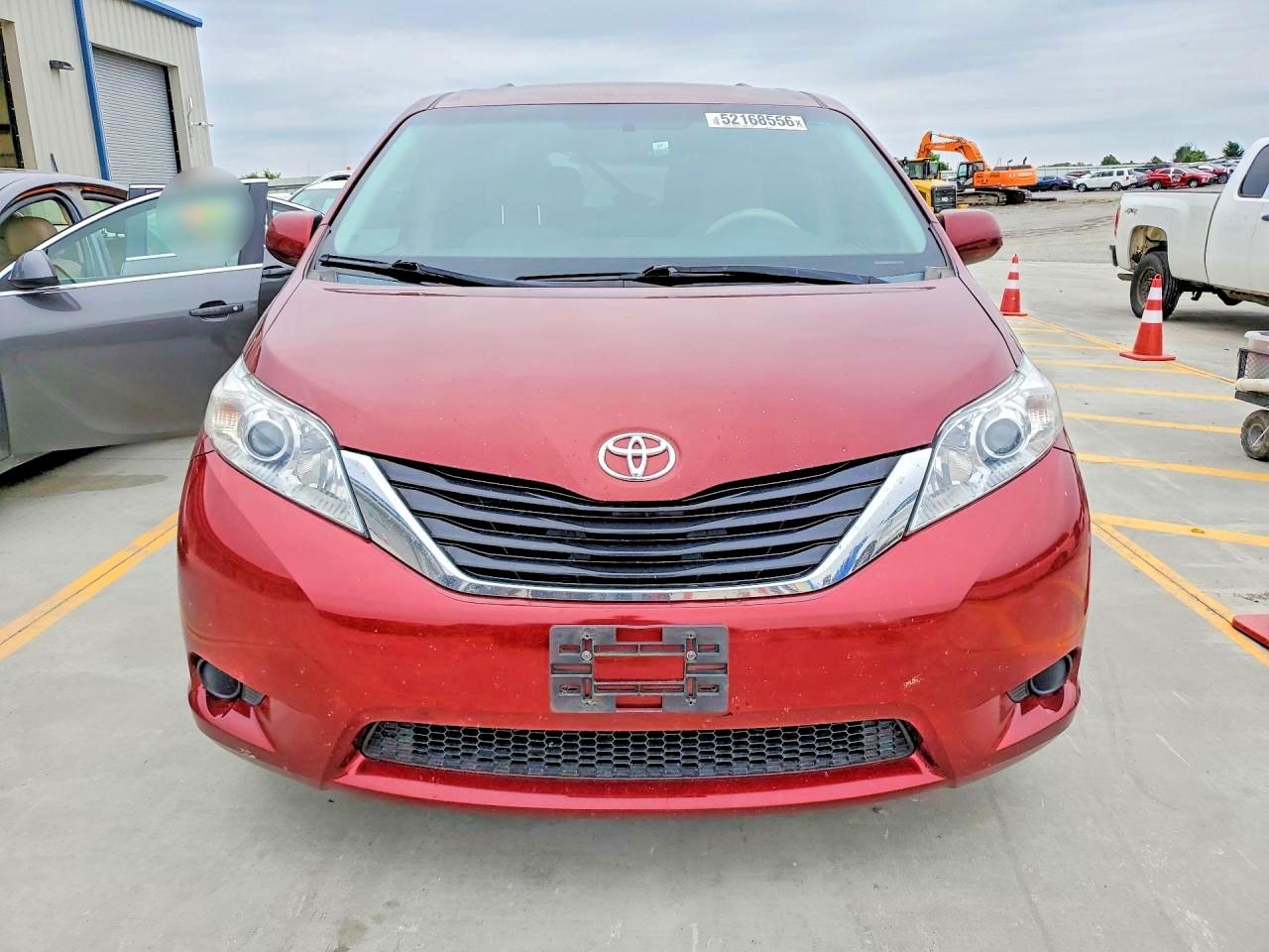 Toyota Sienna Le