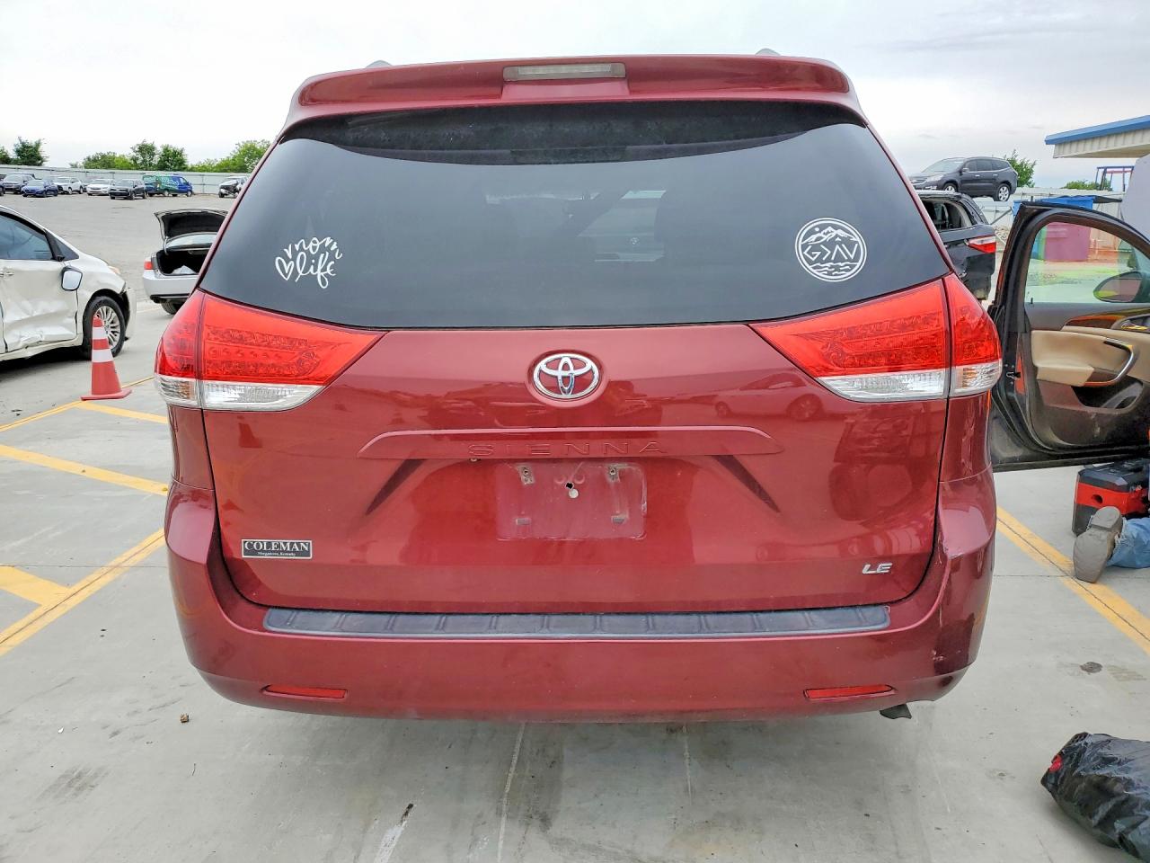 Toyota Sienna Le