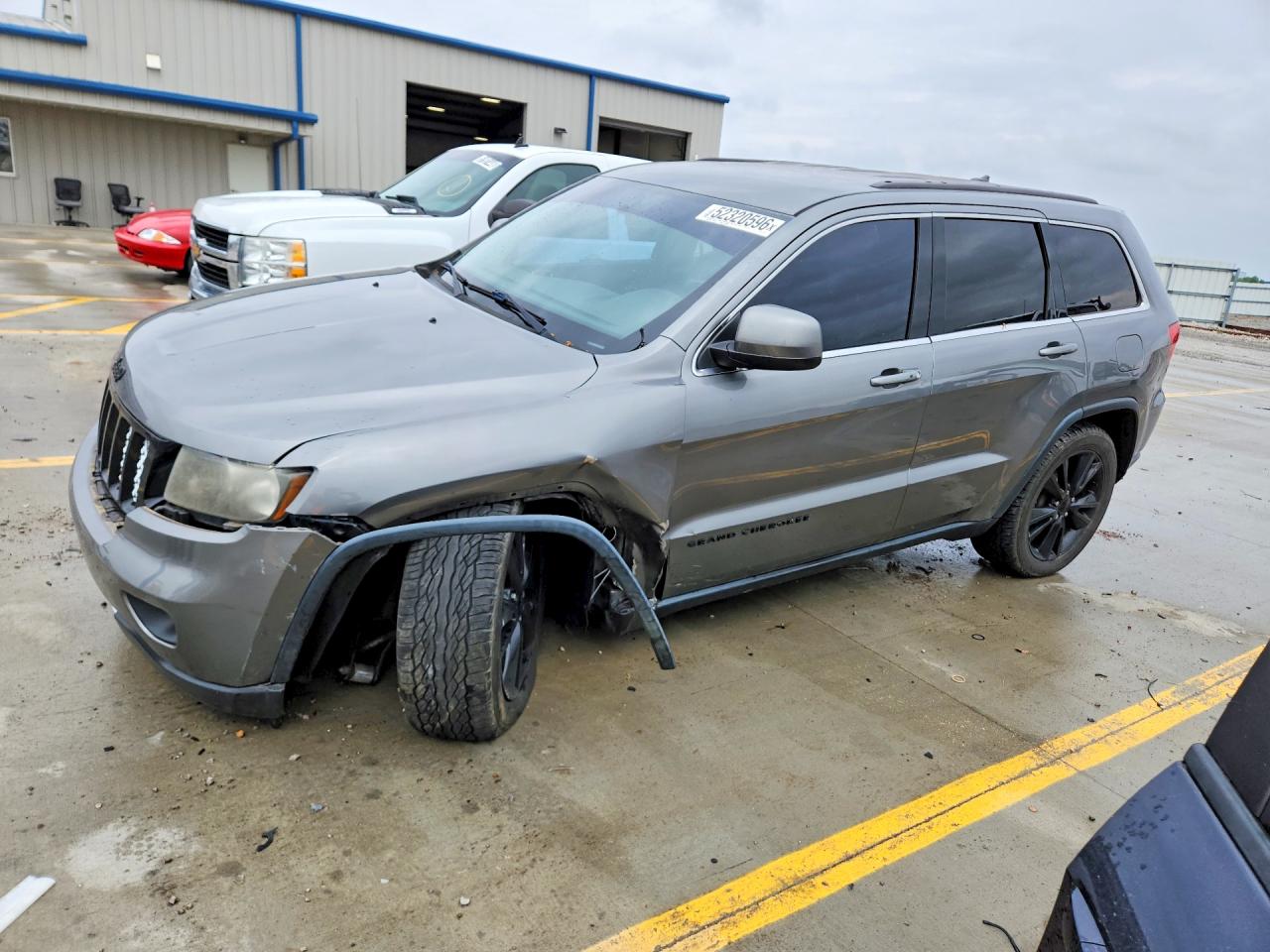 Salvage Jeep Grand Cherokee Image