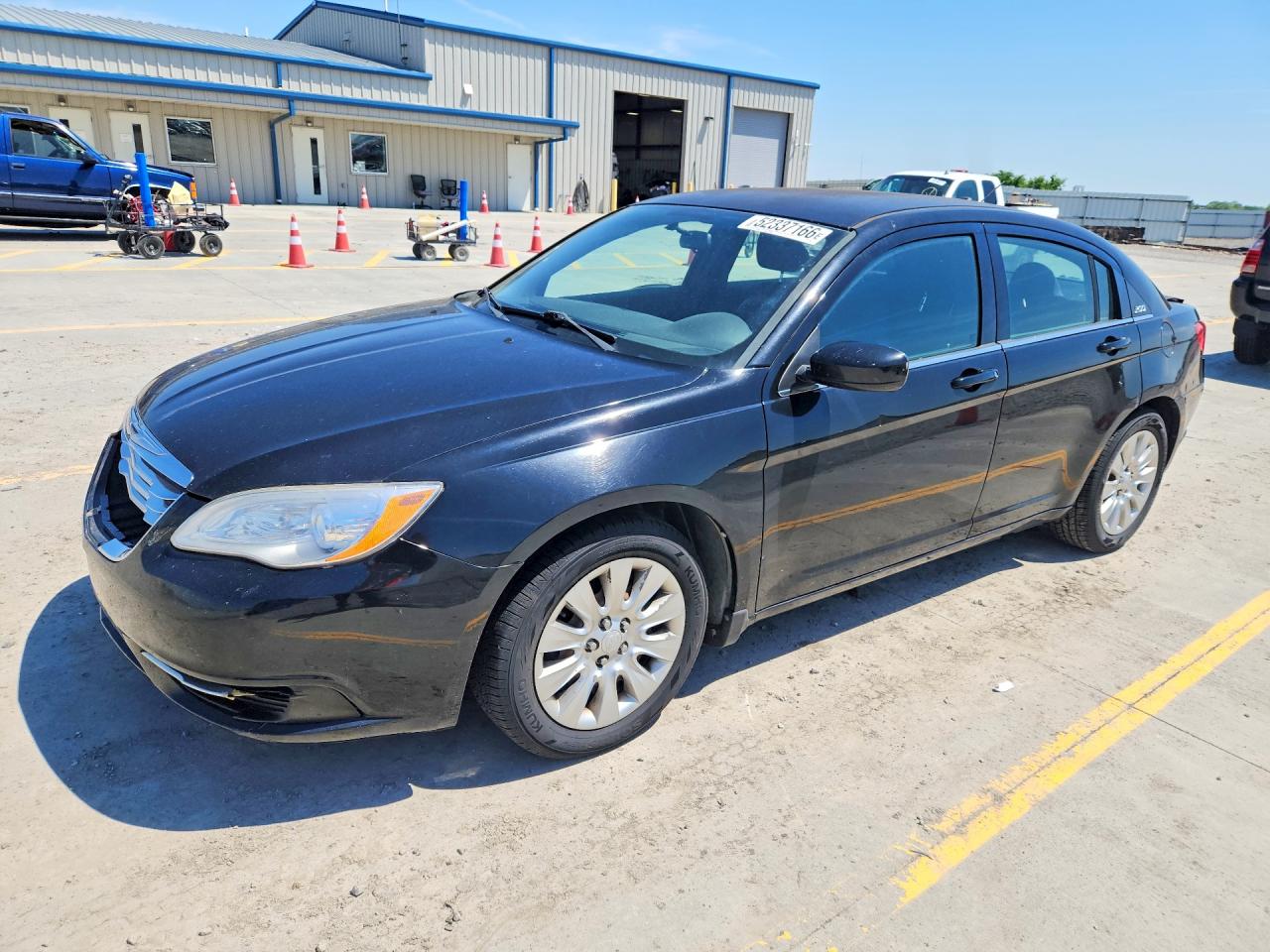Salvage Chrysler 200 Image