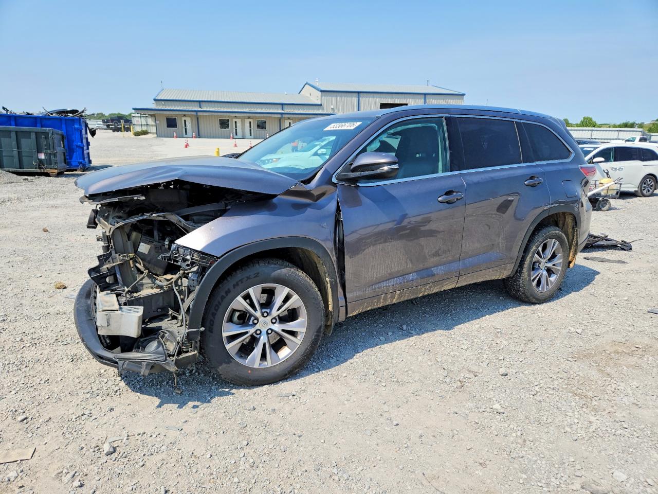 Salvage Toyota Highlander Image