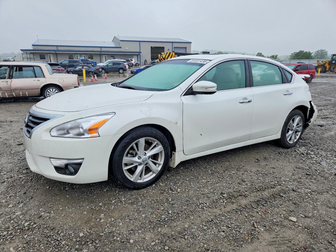 Salvage Nissan Altima Image