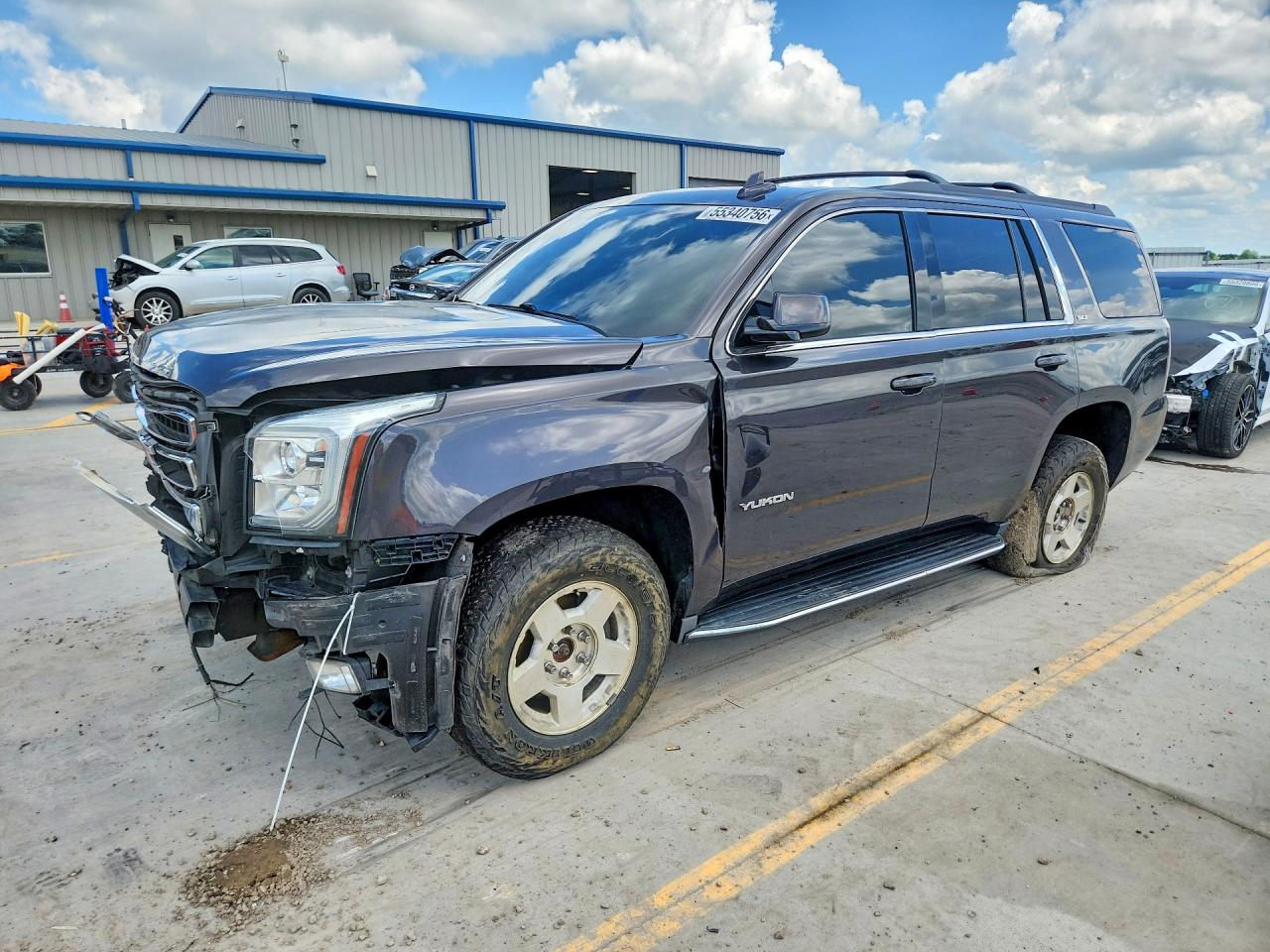 Salvage GMC Yukon Image