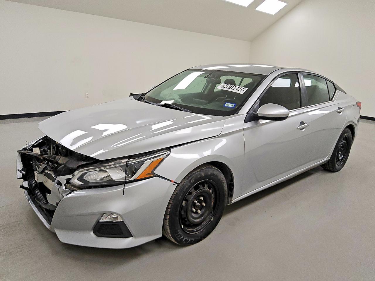 Salvage Nissan Altima Image