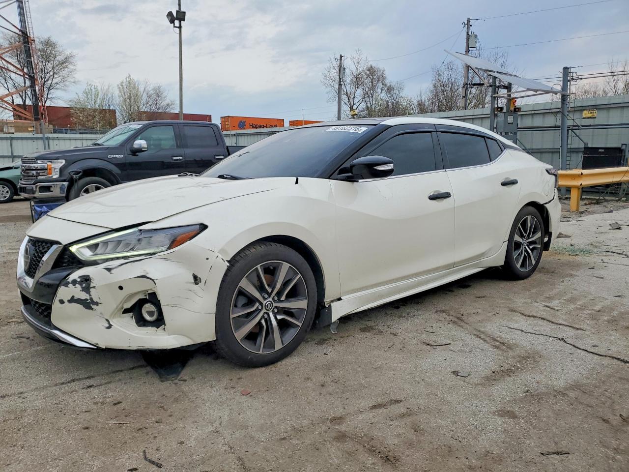 Salvage Nissan Maxima Image