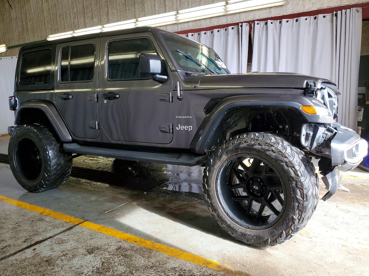 Jeep Wrangler Sahara