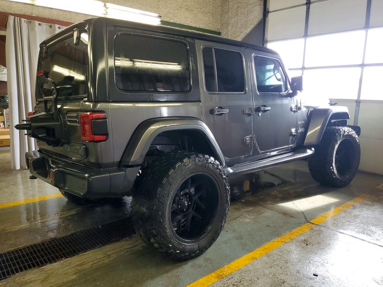 Jeep Wrangler Sahara