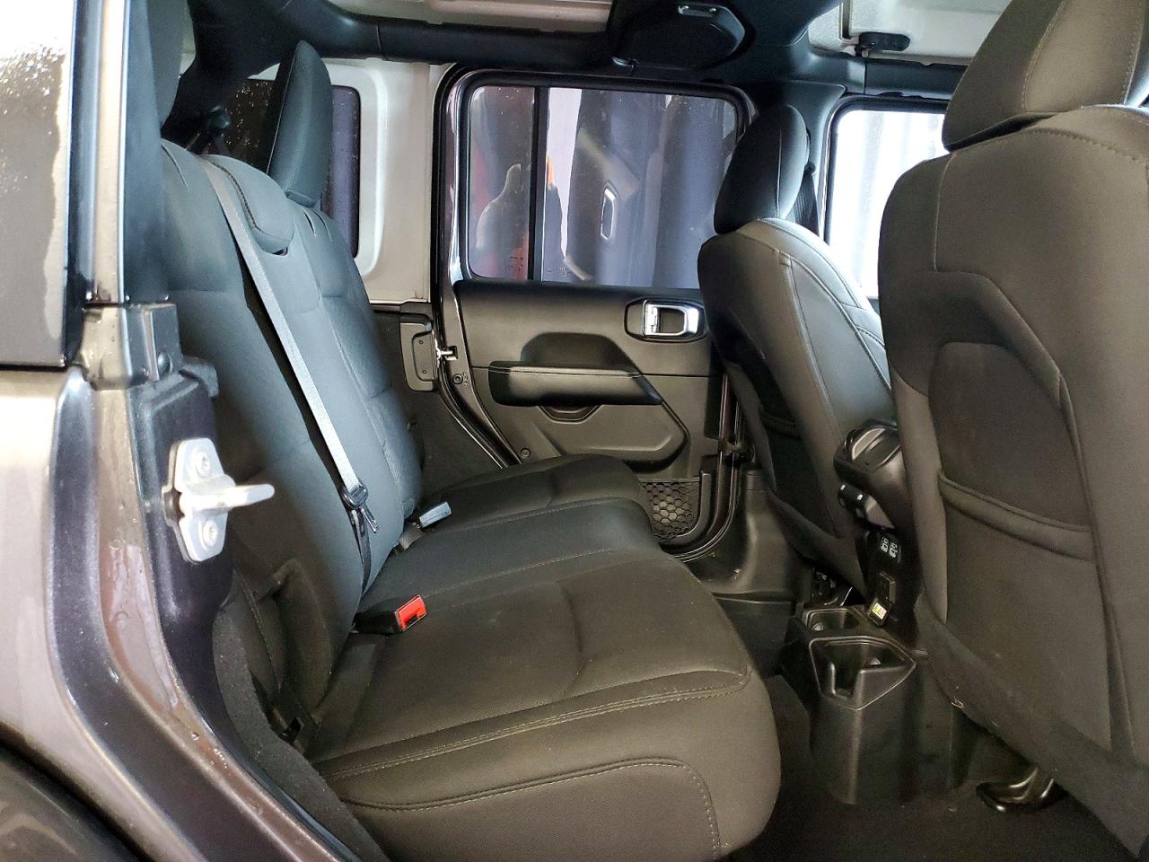 Jeep Wrangler Sahara