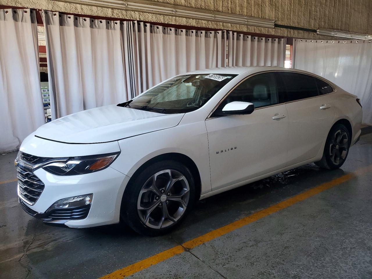 Salvage Chevrolet Malibu Image