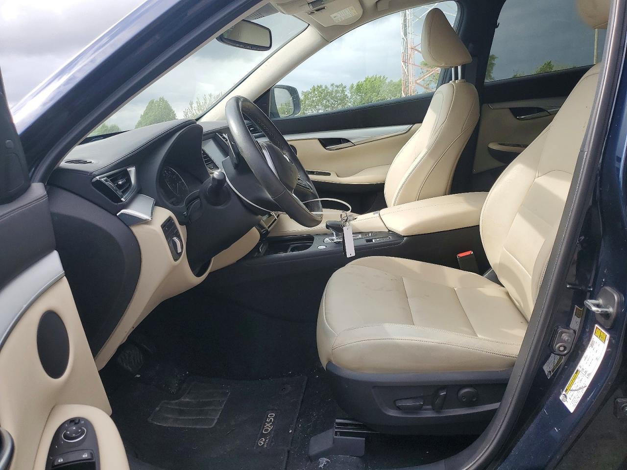 INFINITI Qx Luxe