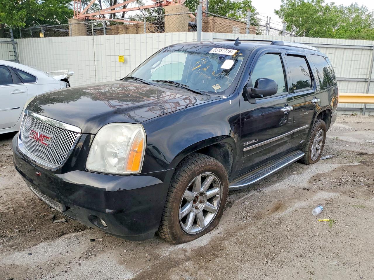 Salvage GMC Yukon Image