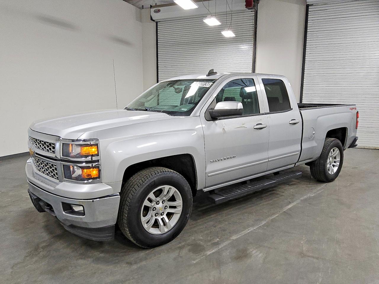 Salvage Chevrolet Silverado Image