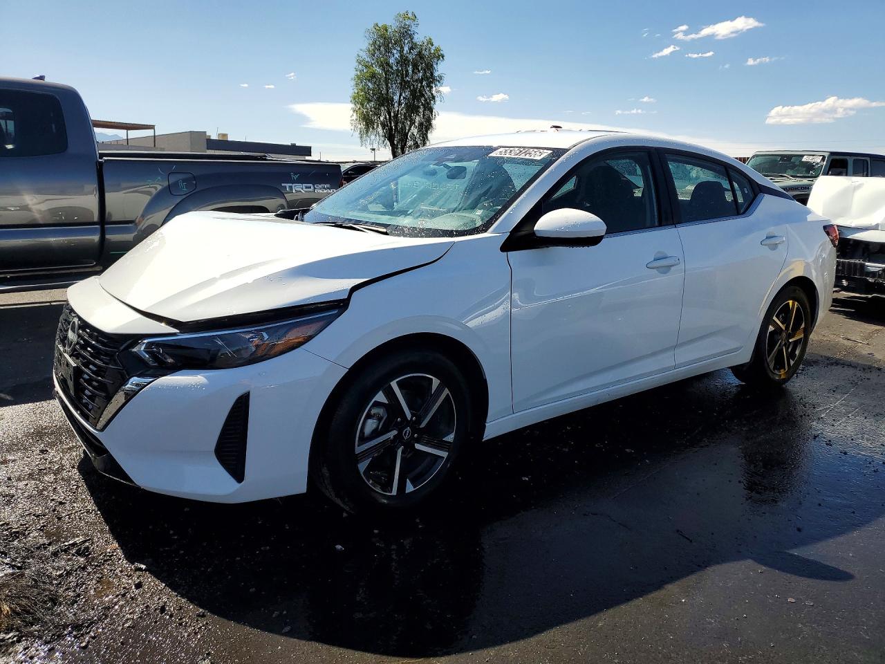 Salvage Nissan Sentra Image