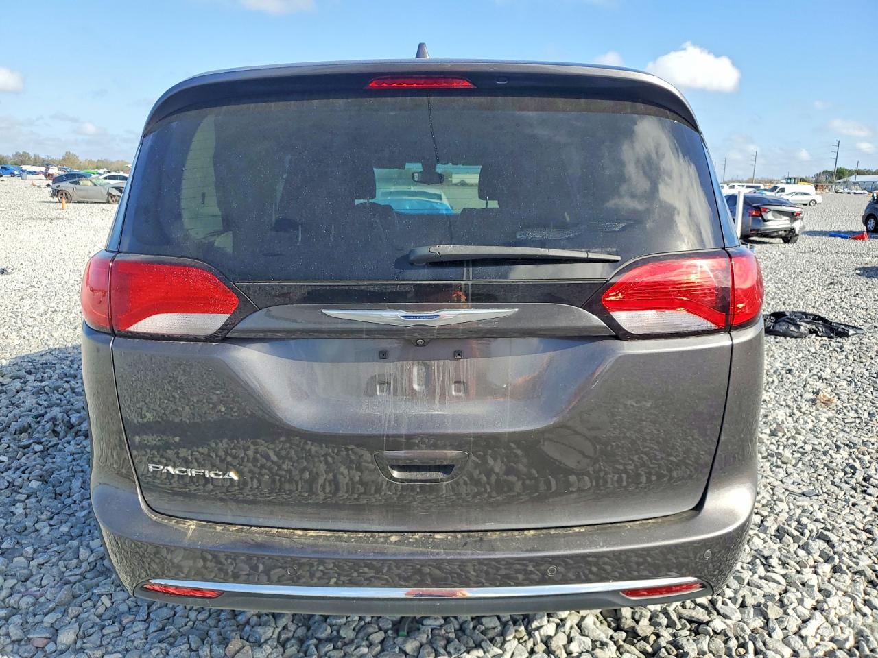 Chrysler Pacifica Touring L