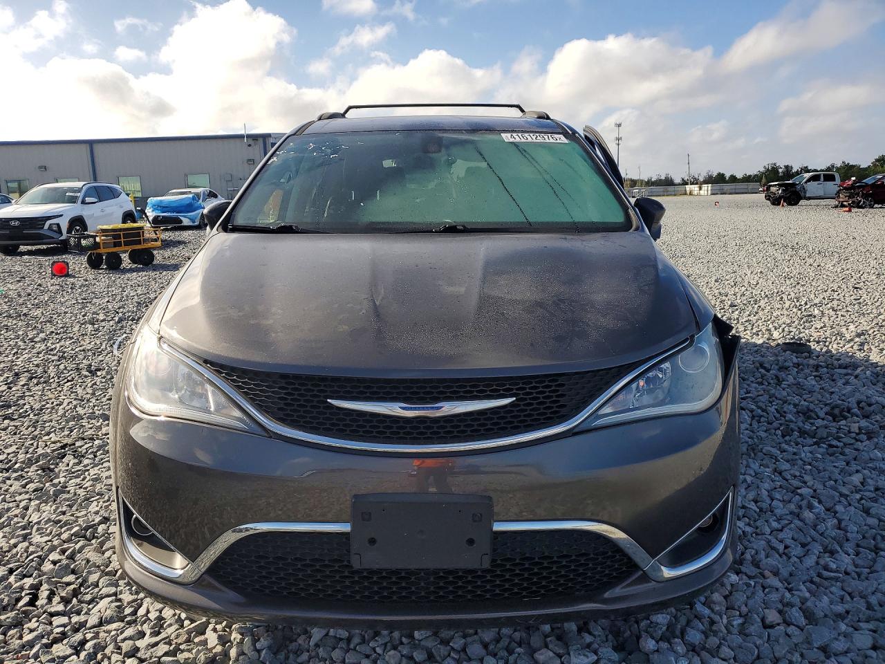 Chrysler Pacifica Touring L