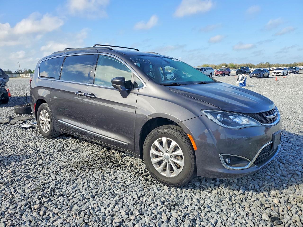 Chrysler Pacifica Touring L