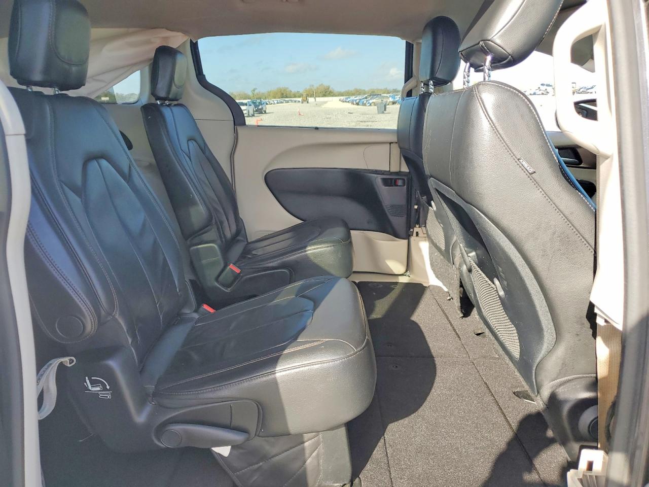 Chrysler Pacifica Touring L
