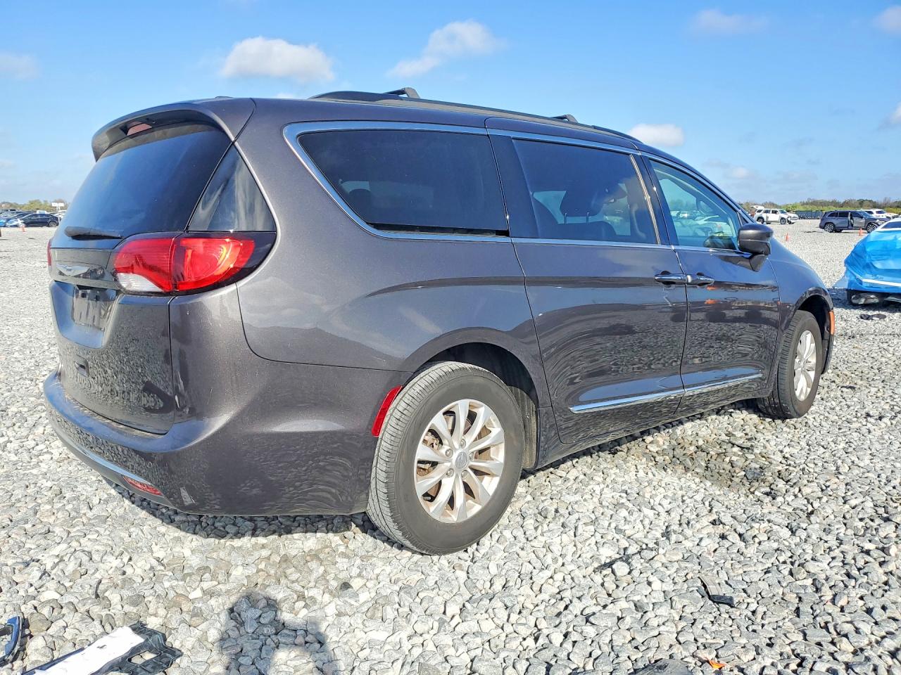 Chrysler Pacifica Touring L
