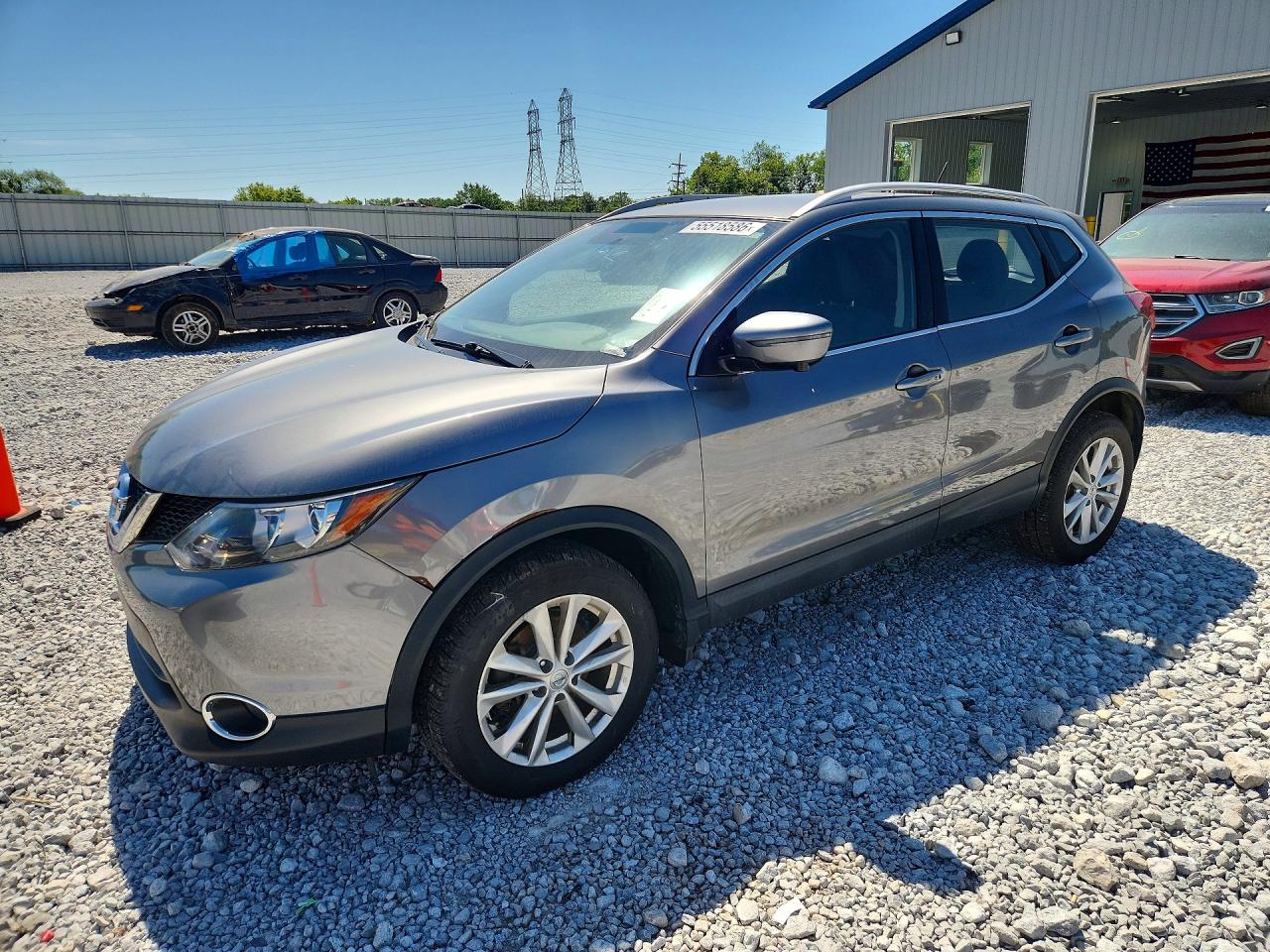 Salvage Nissan Rogue Image