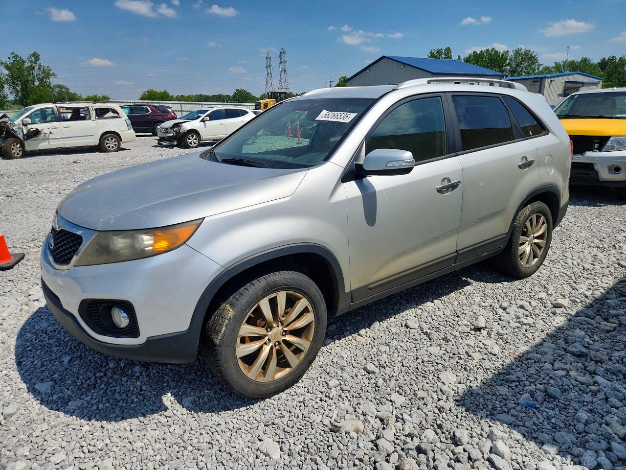 Salvage Kia Sorento Image