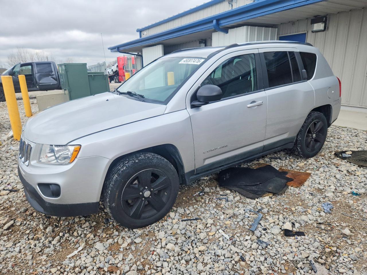 Salvage Jeep Compass Image