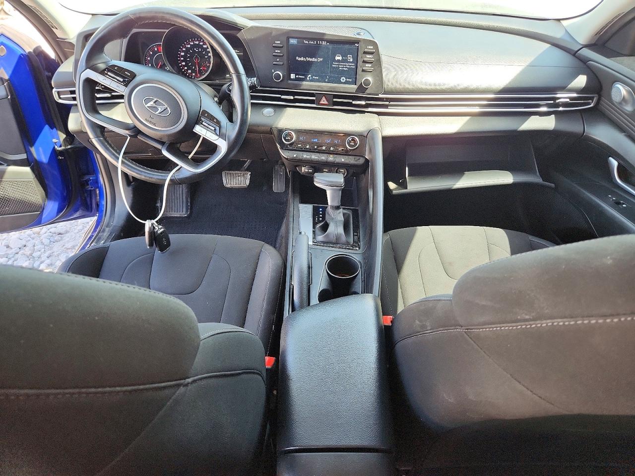 Hyundai ELANTRA Sel