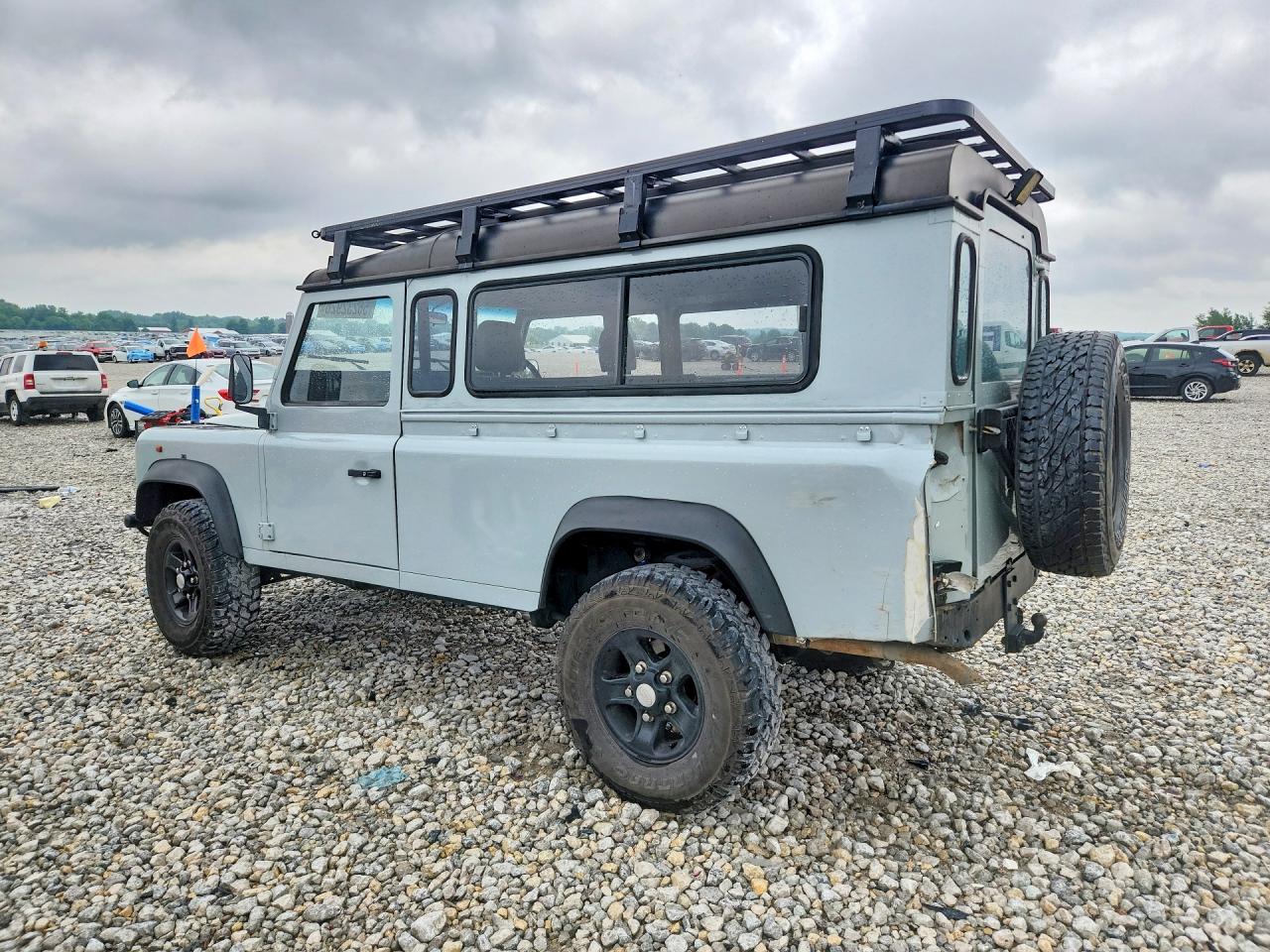 Land Rover Defender