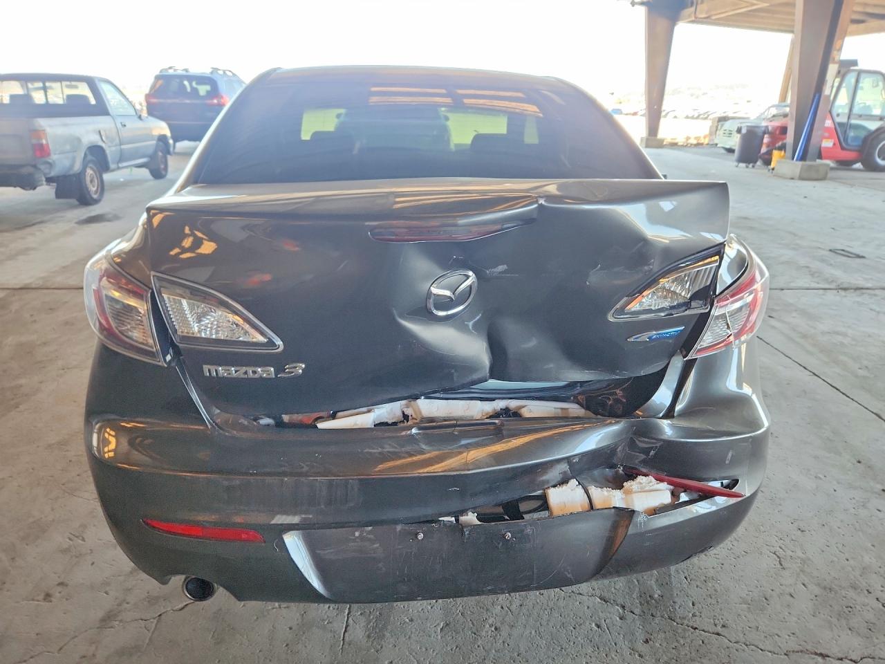 Mazda 3 I