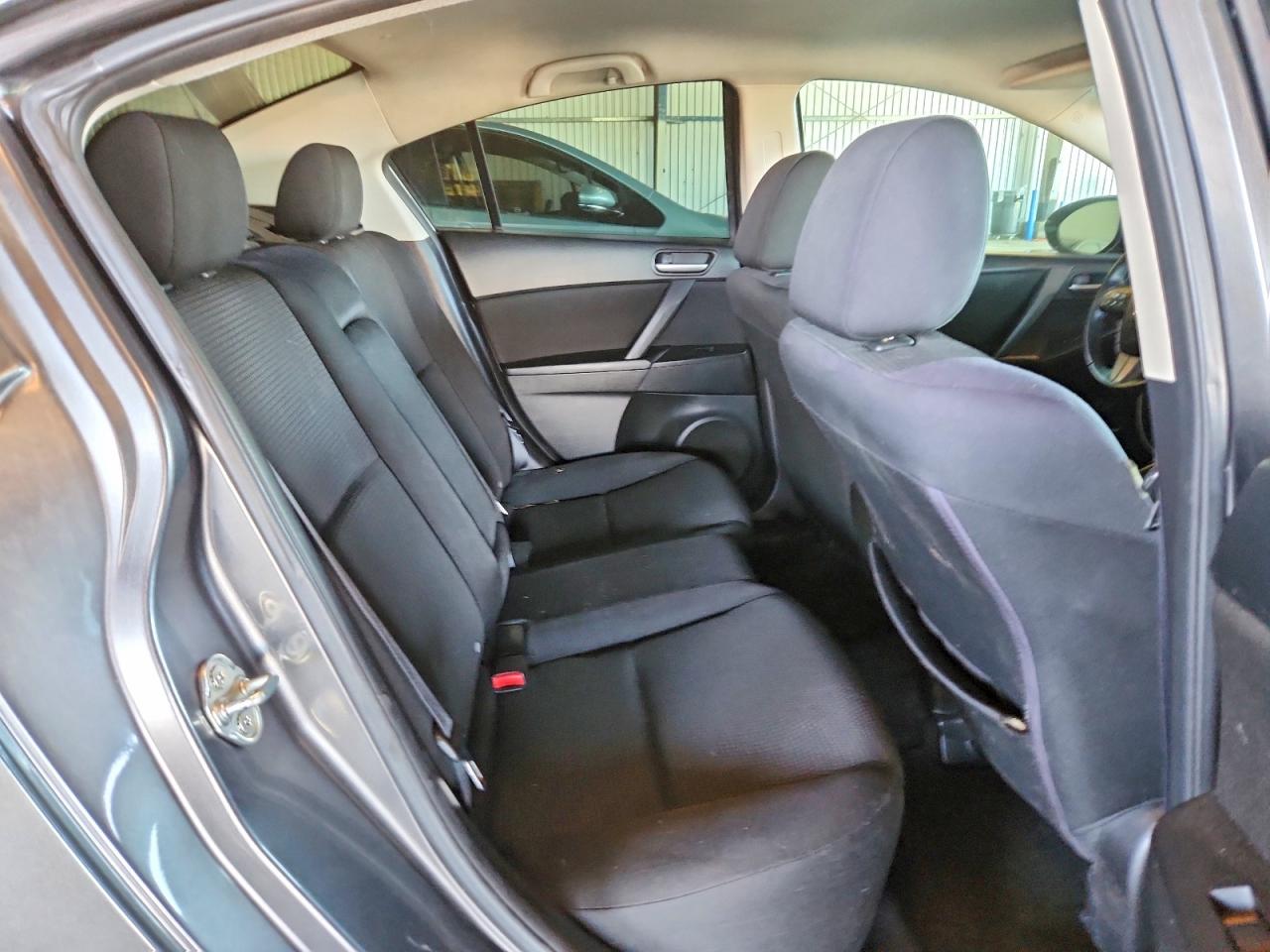Mazda 3 I