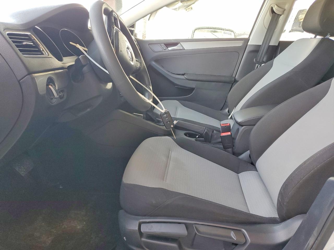 Volkswagen Jetta S
