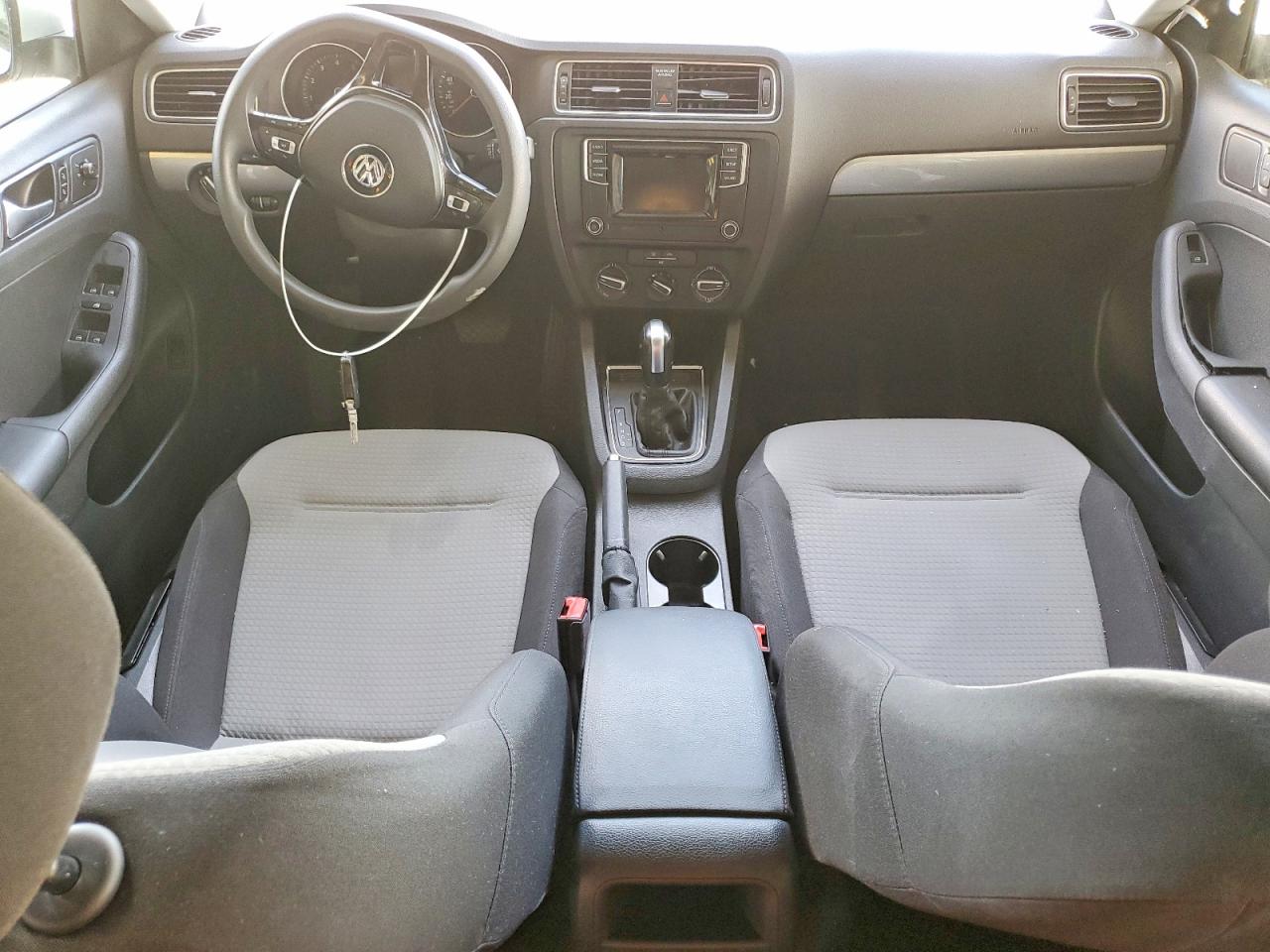 Volkswagen Jetta S