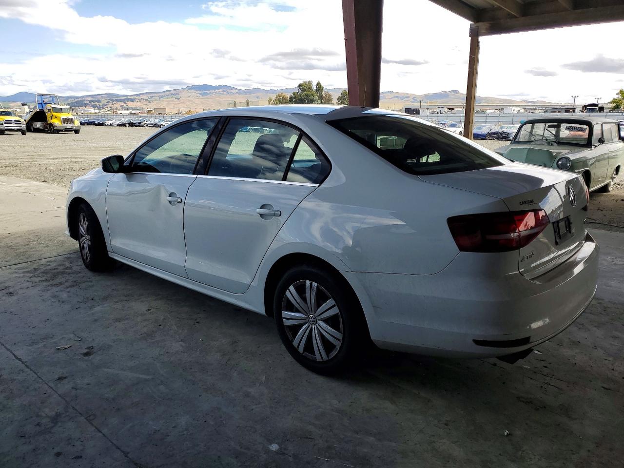 Volkswagen Jetta S