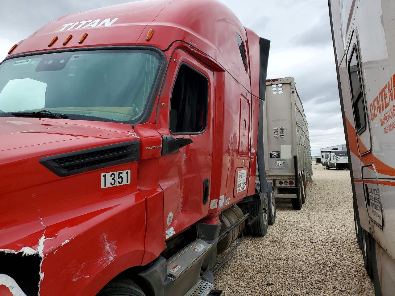 Freightliner Cascadia 126