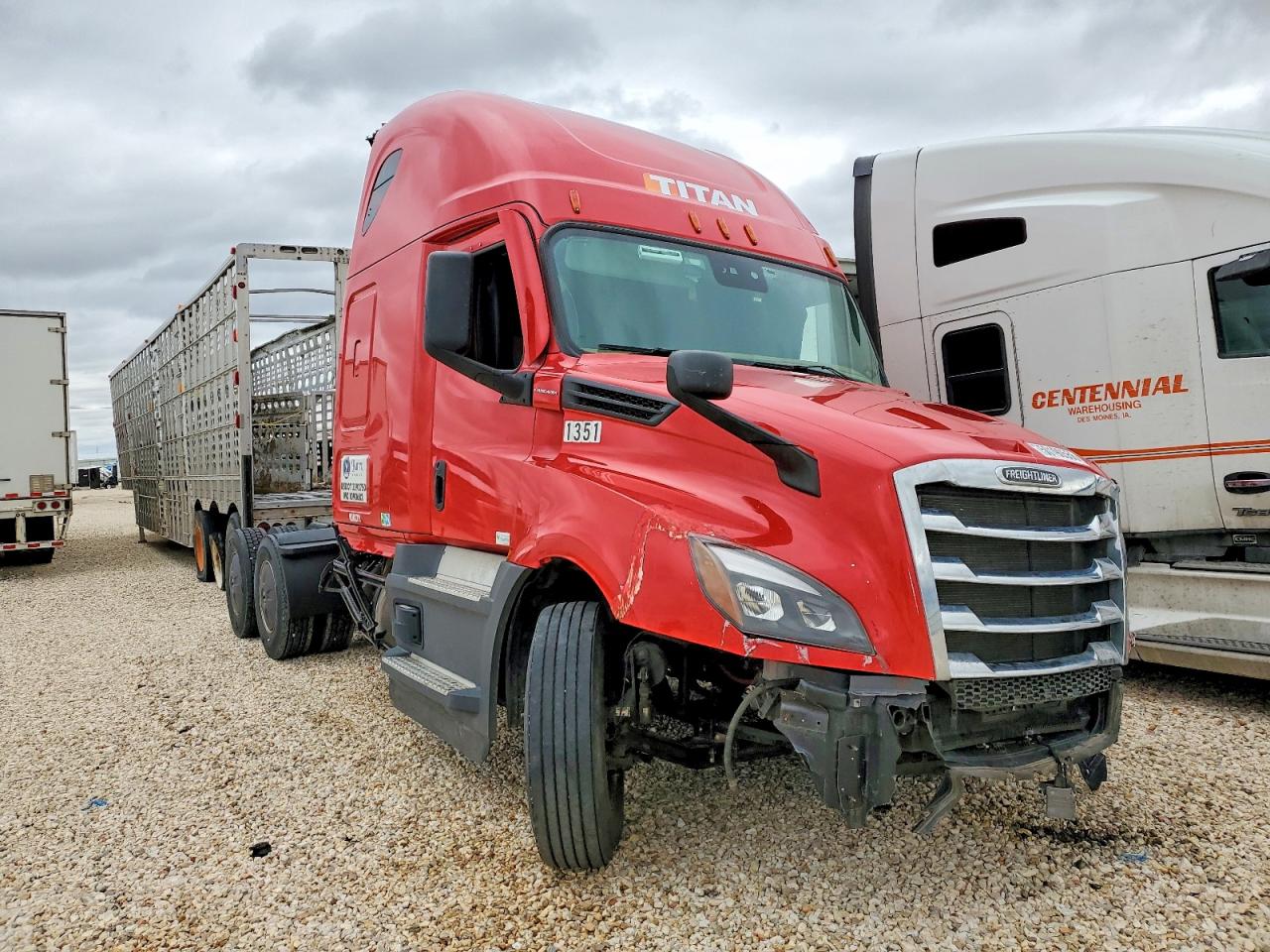 Salvage Freightliner Cascadia 126 Image