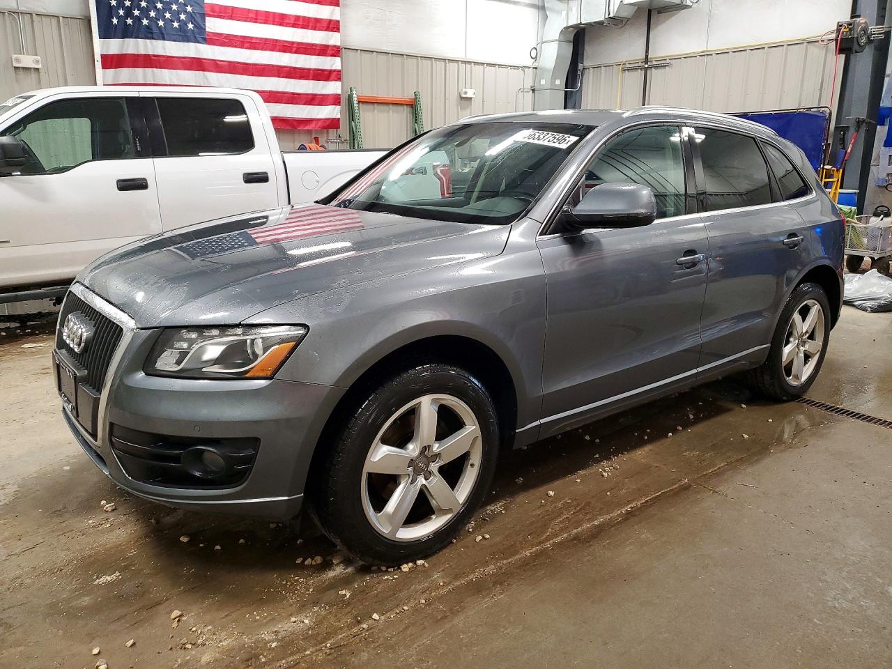 Salvage Audi Q5 Image