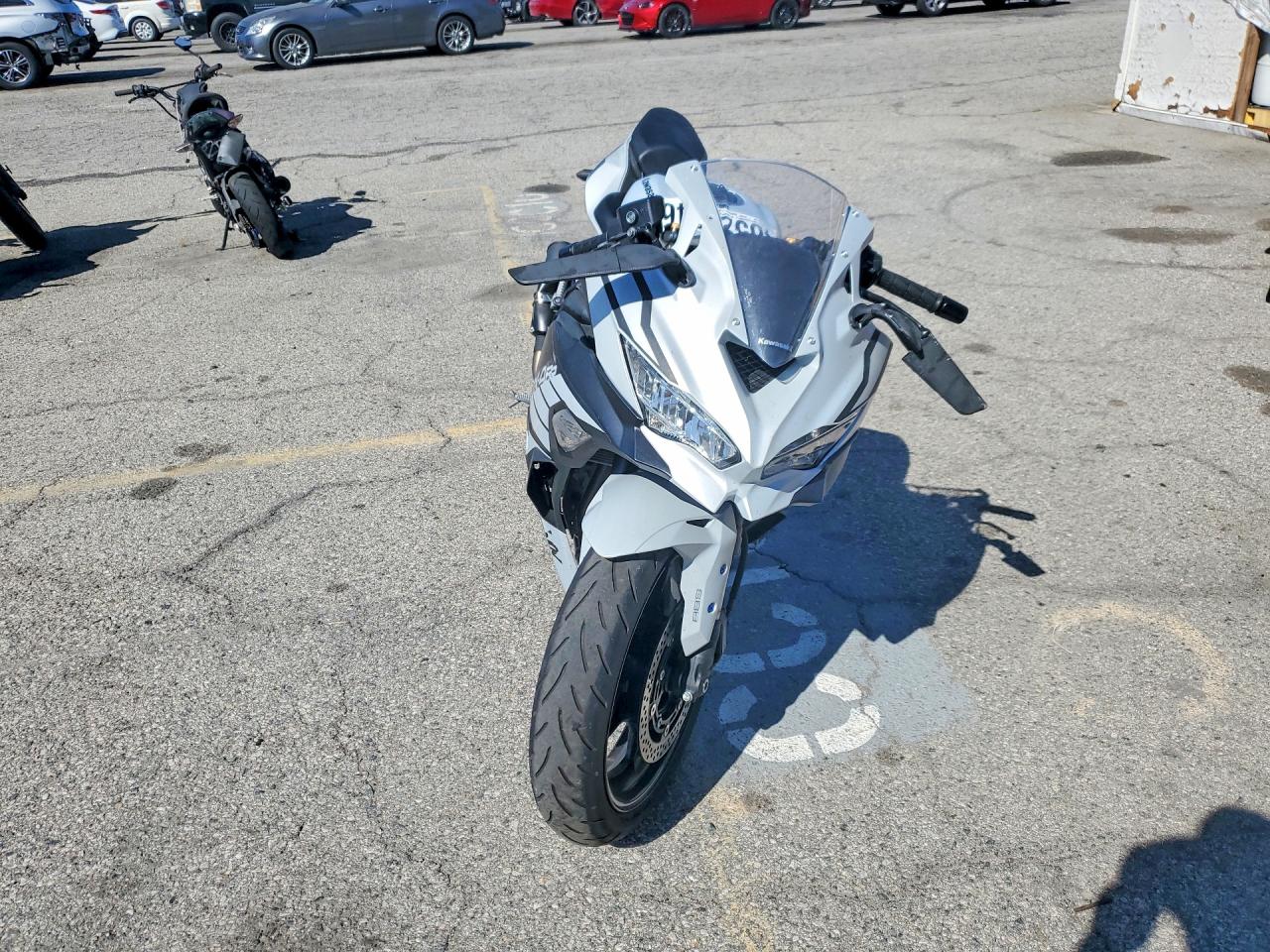 Kawasaki Ninja 900