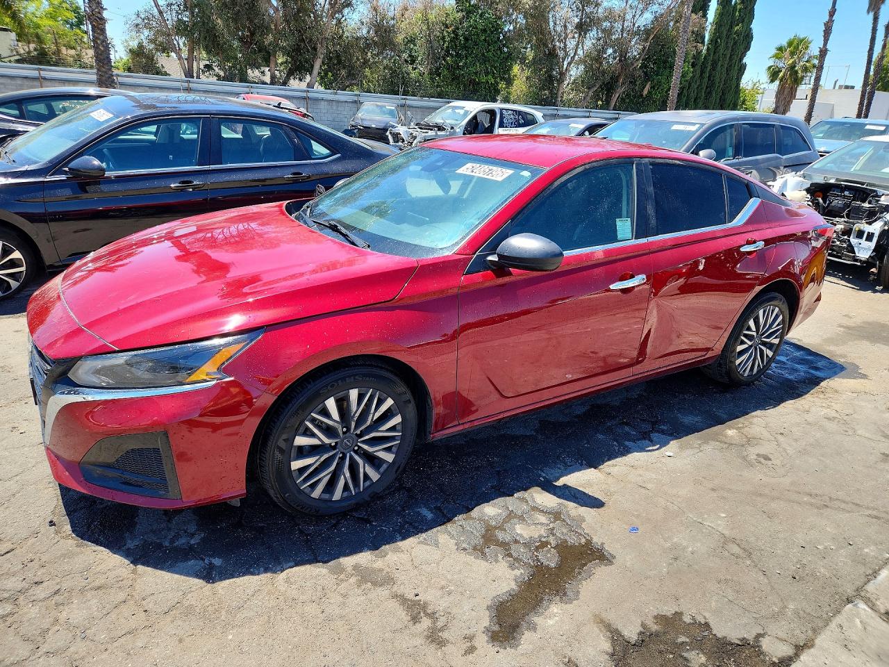 Salvage Nissan Altima Image