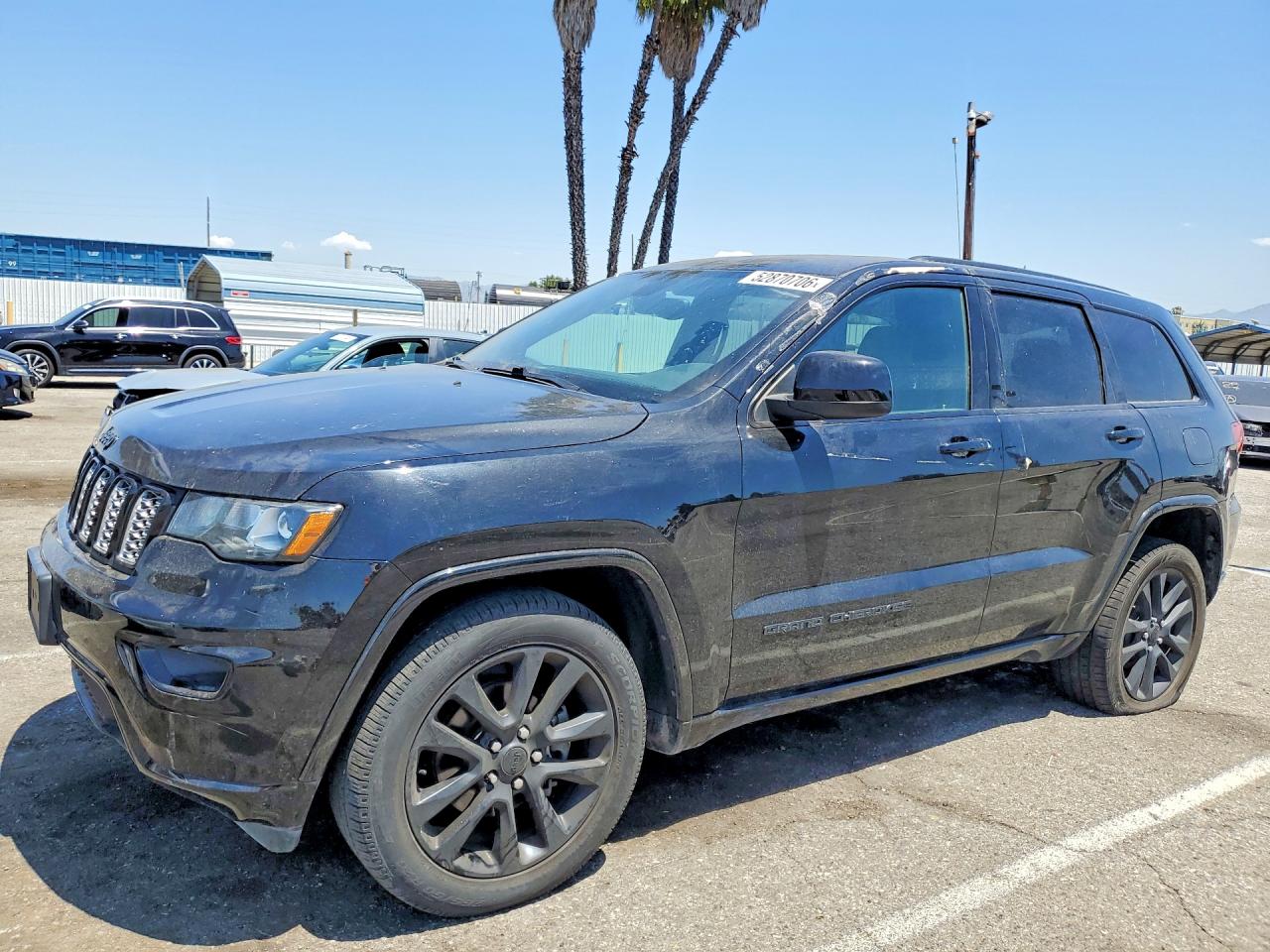 Salvage Jeep Grand Cherokee Image