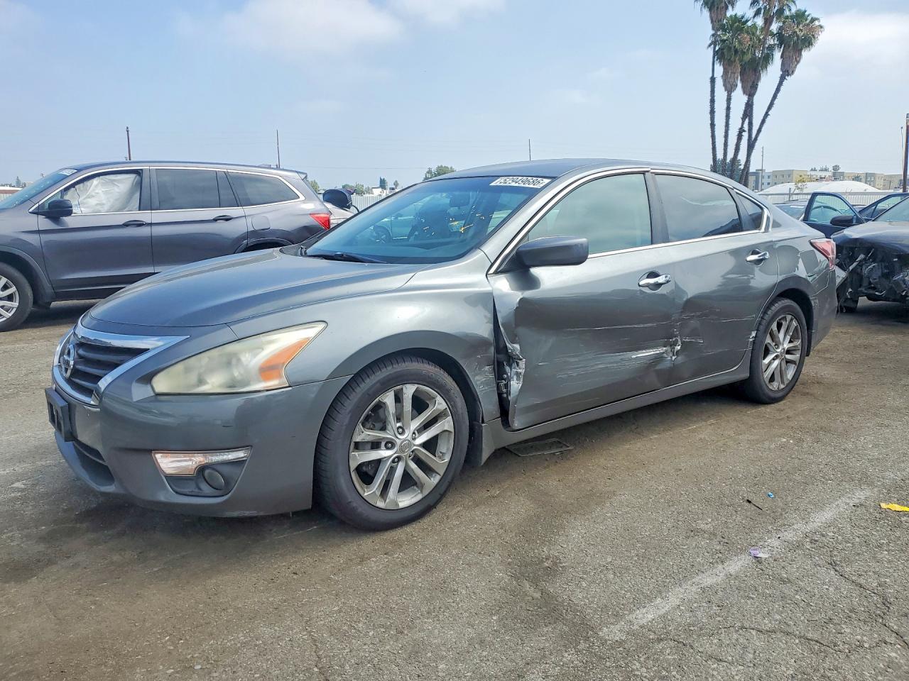 Salvage Nissan Altima Image