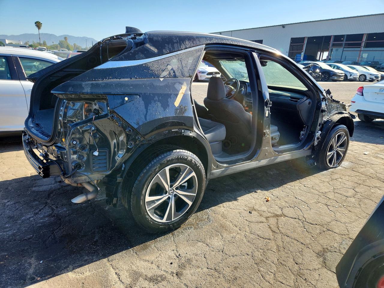 Lexus RX Base