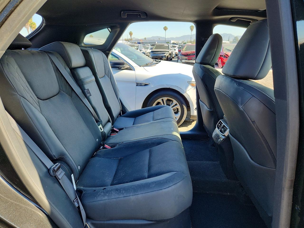 Lexus RX Base