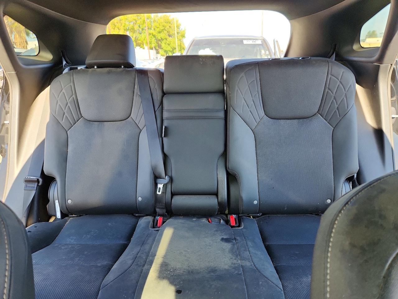 Lexus RX Base