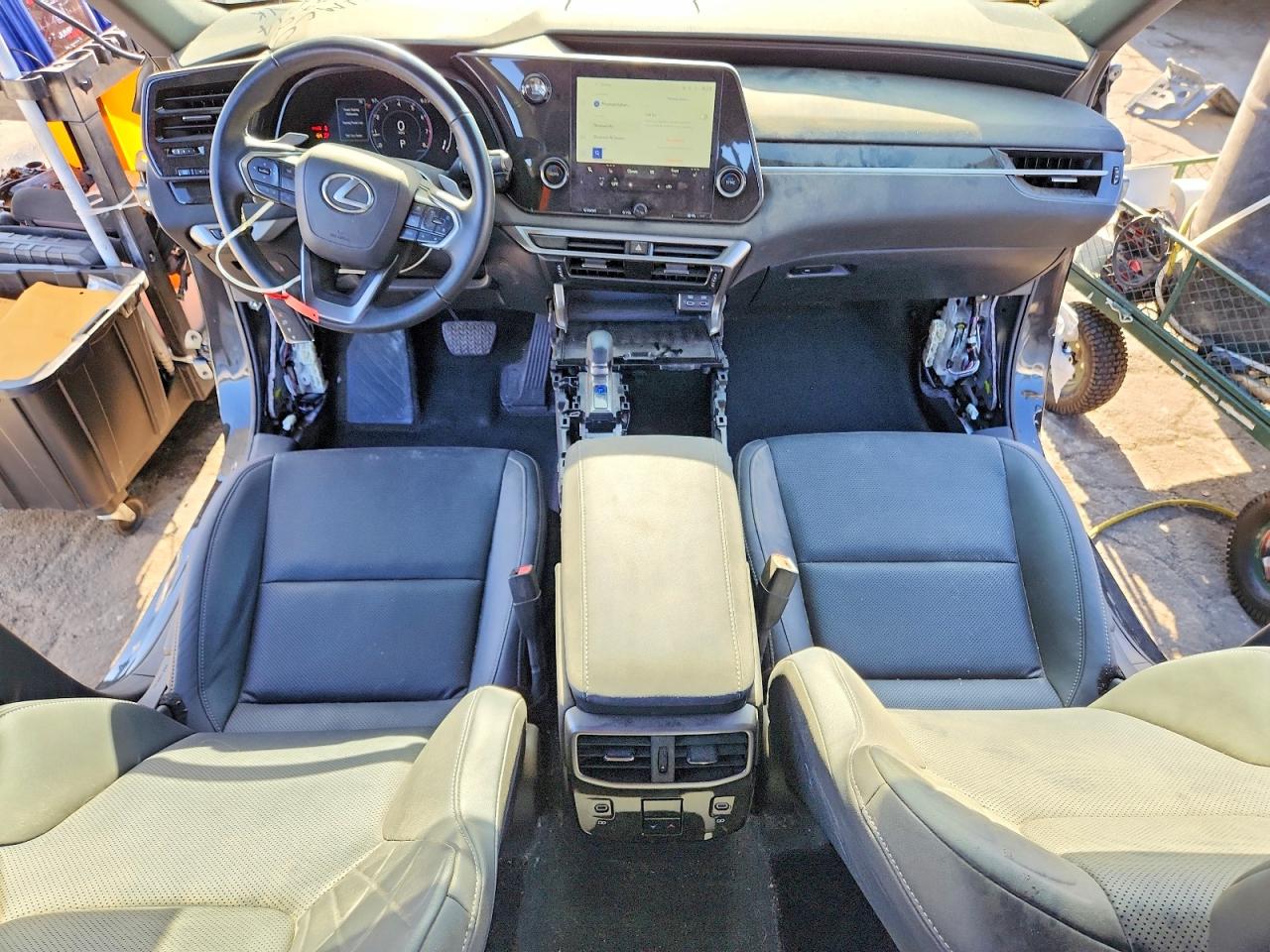 Lexus RX Base