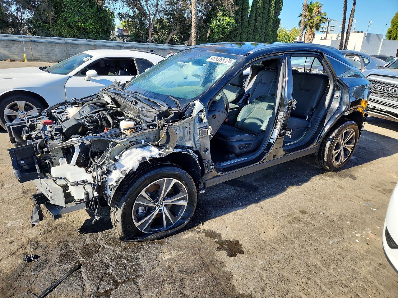 Salvage Lexus RX Image