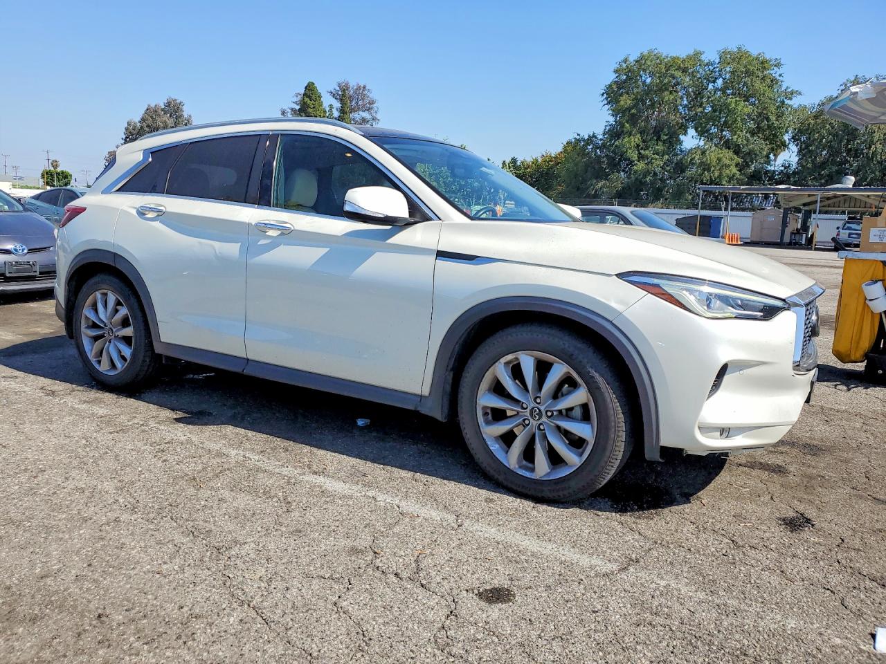 INFINITI Qx Essential