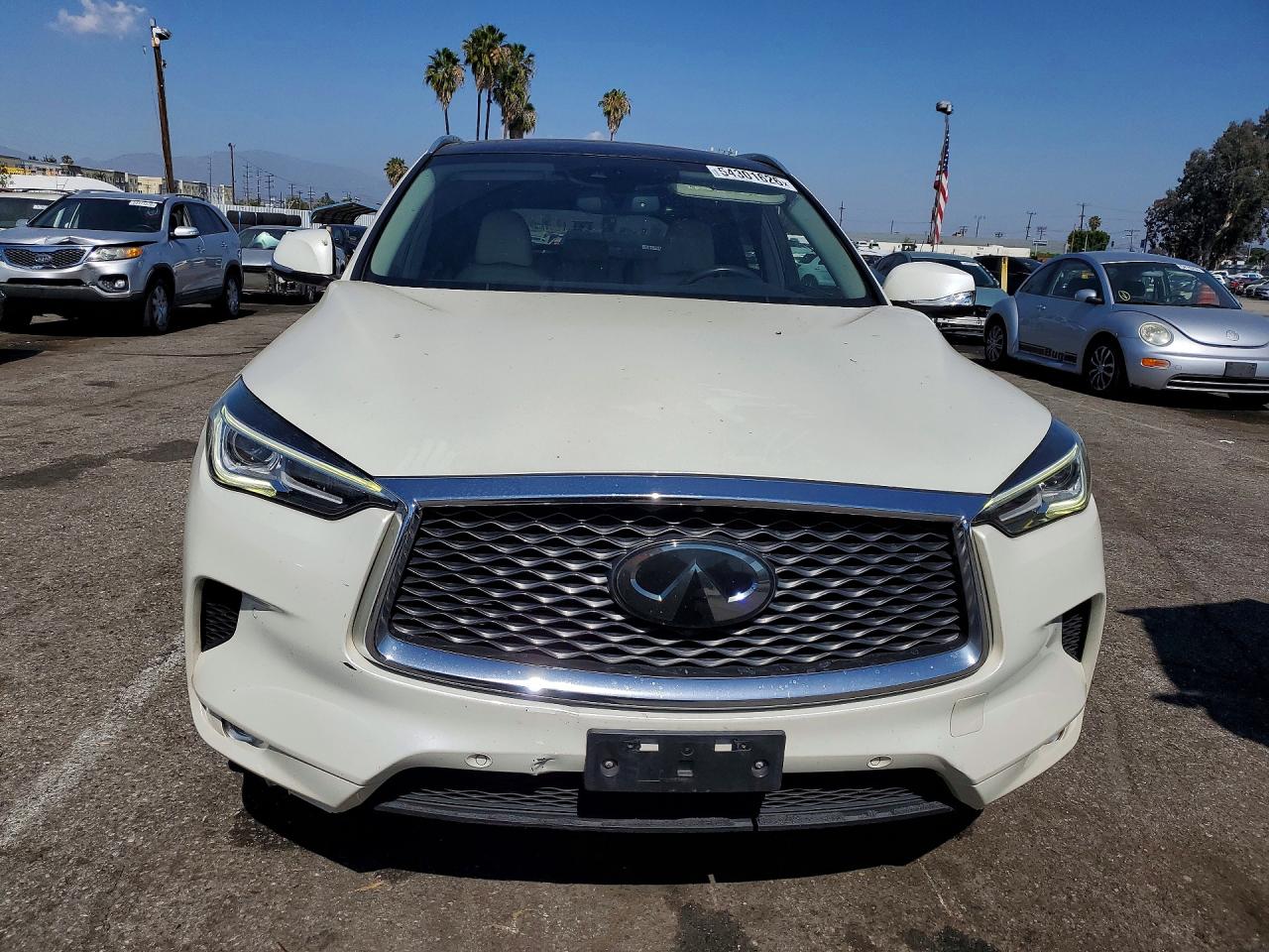 INFINITI Qx Essential
