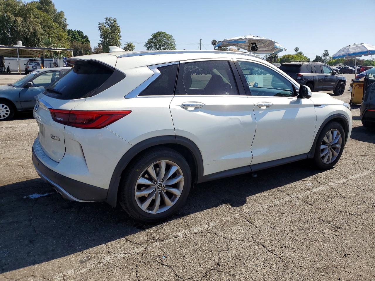 INFINITI Qx Essential