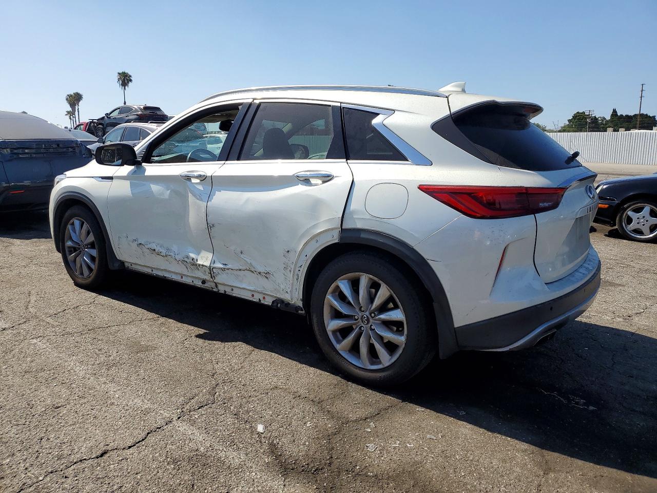 INFINITI Qx Essential