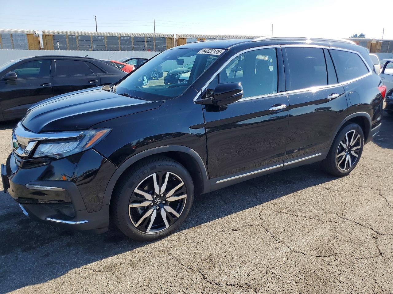 Salvage Honda Pilot Image